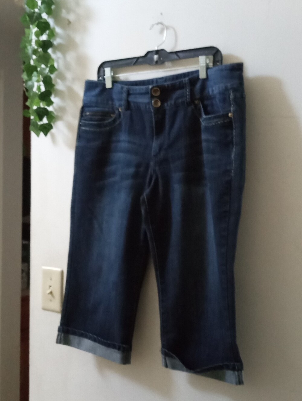 Women's Dark Blue Denim Capri Jeans